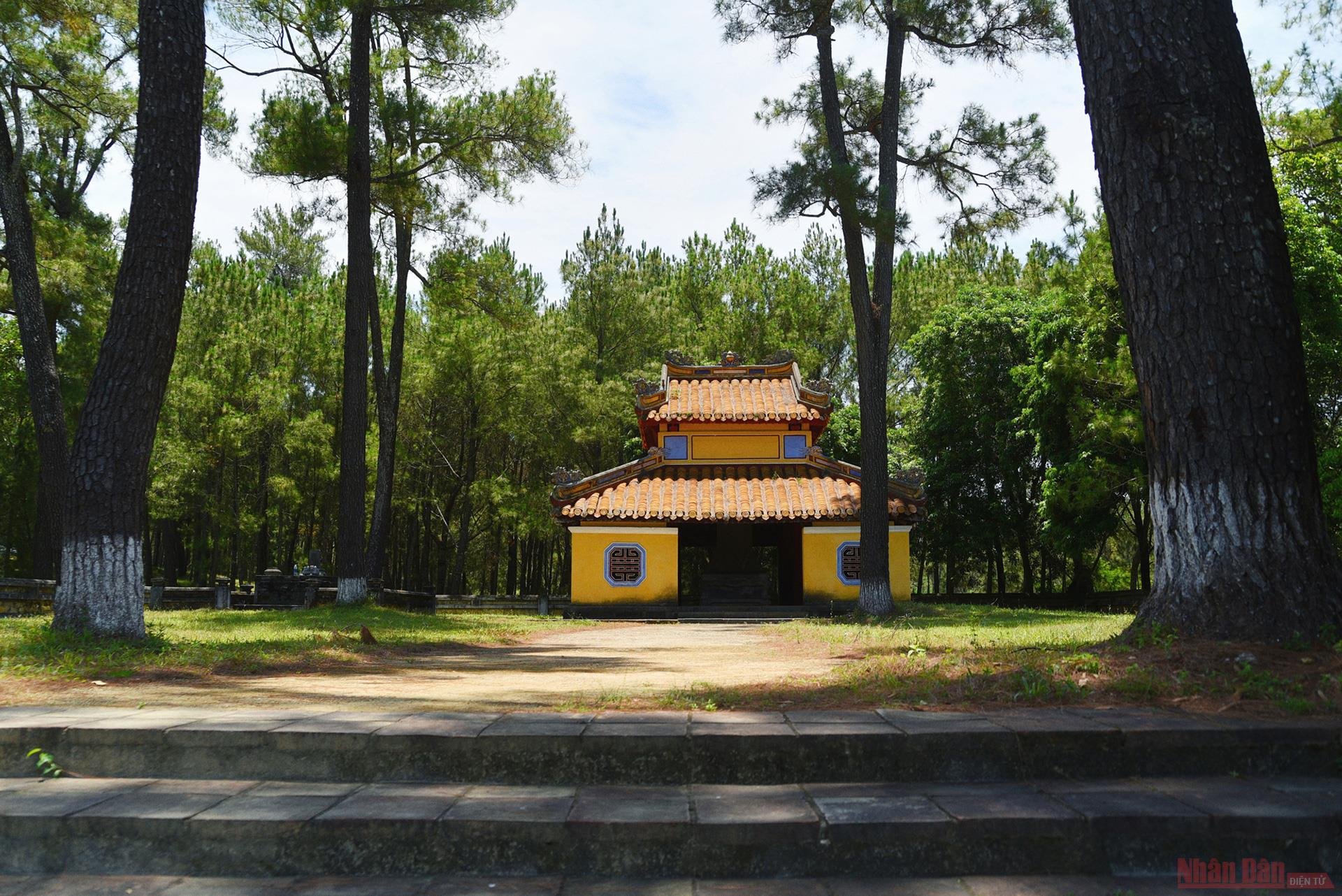 Gia Long Tomb, the solemn resting place of Nguyen Dynasty’s first Emperor 0650 12